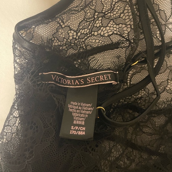 Never Worn! Black Lace Victoria Secrete Chemise - Picture 4 of 4